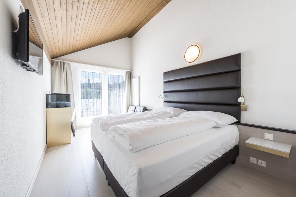Boutique Hotel Riviera Spiez Ruang foto