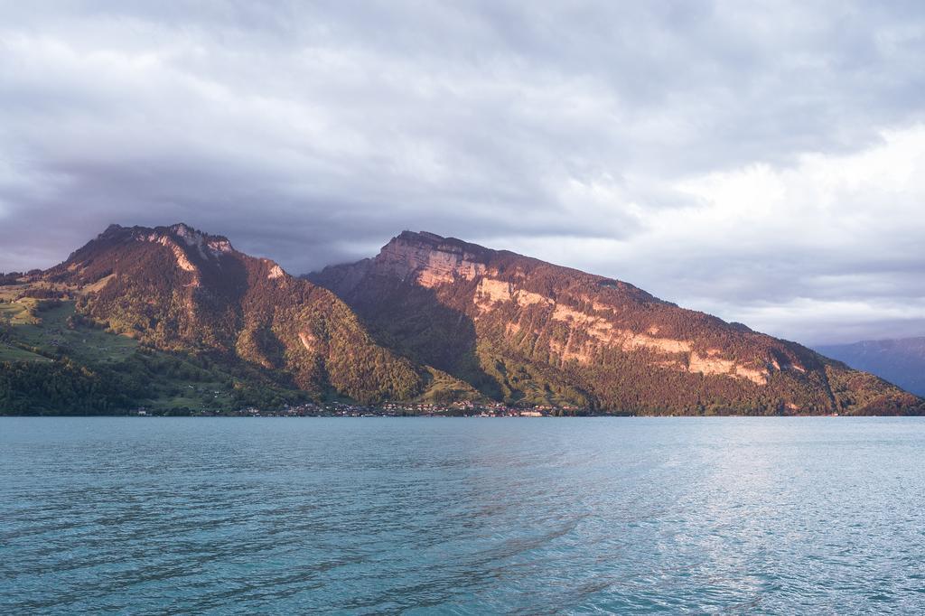 Boutique Hotel Riviera Spiez Bagian luar foto