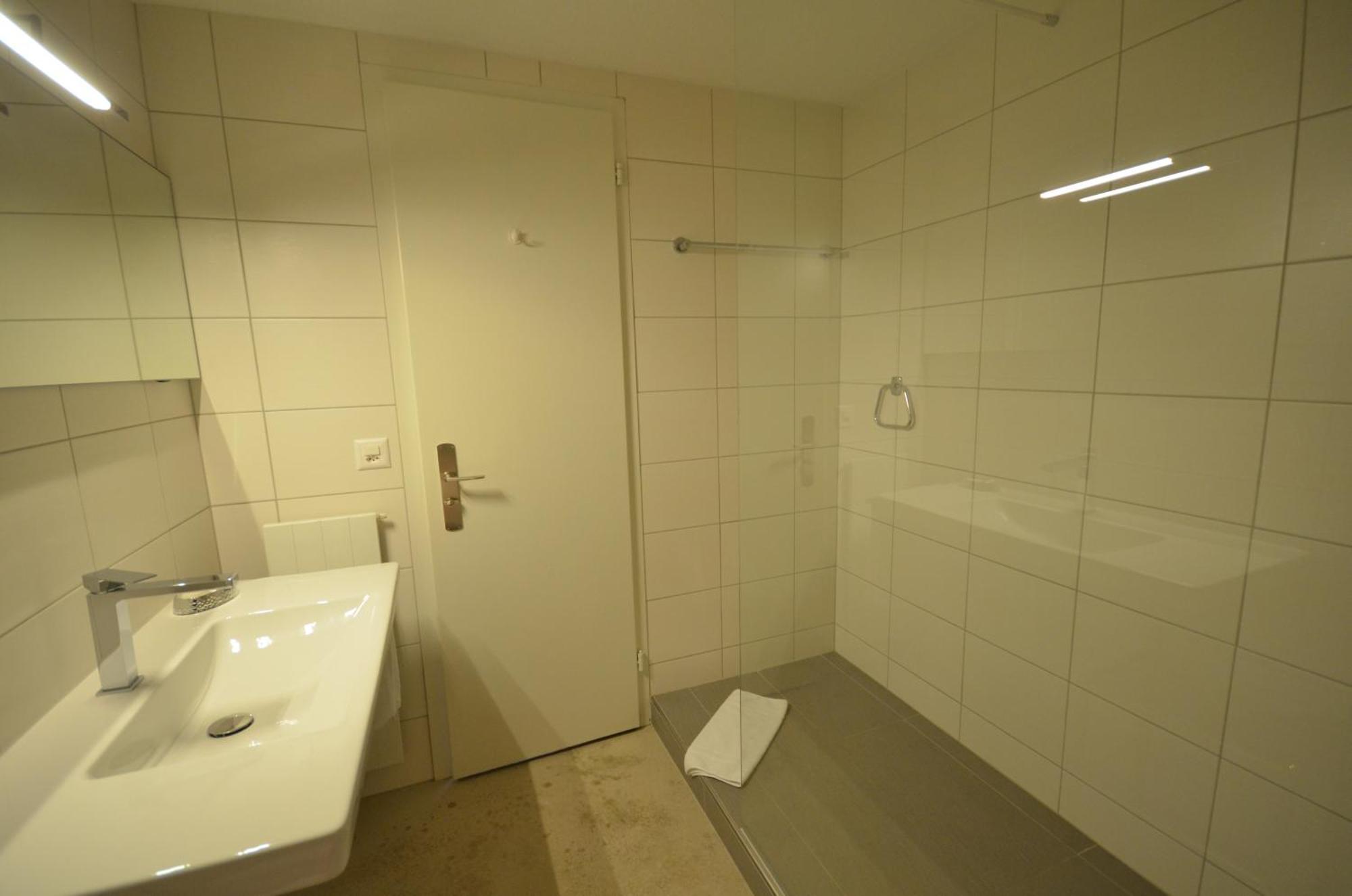 Boutique Hotel Riviera Spiez Ruang foto
