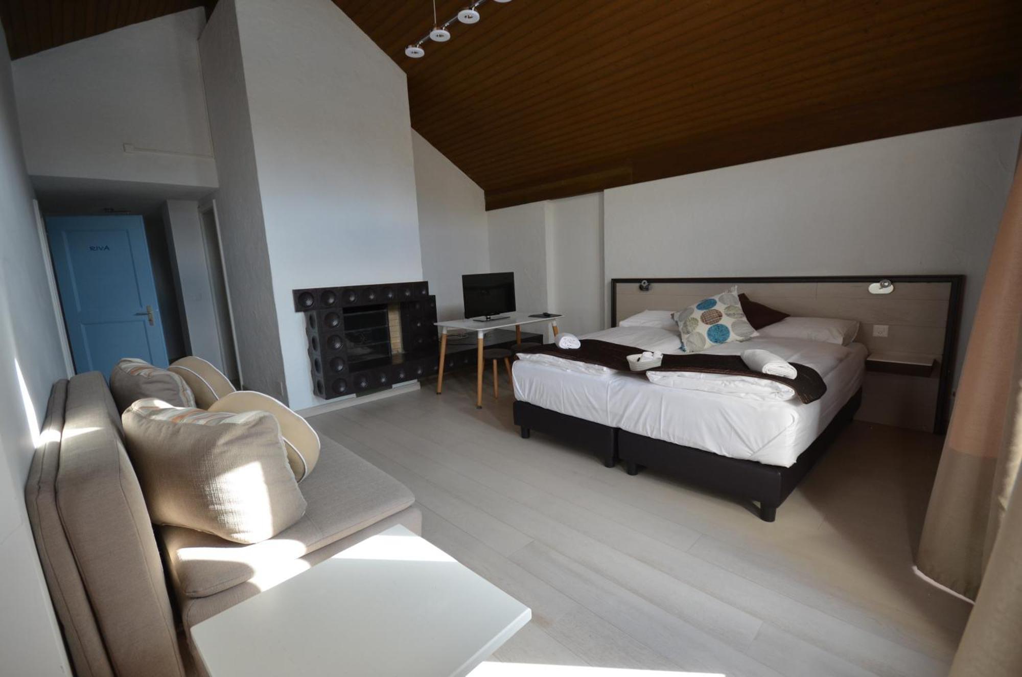 Boutique Hotel Riviera Spiez Ruang foto