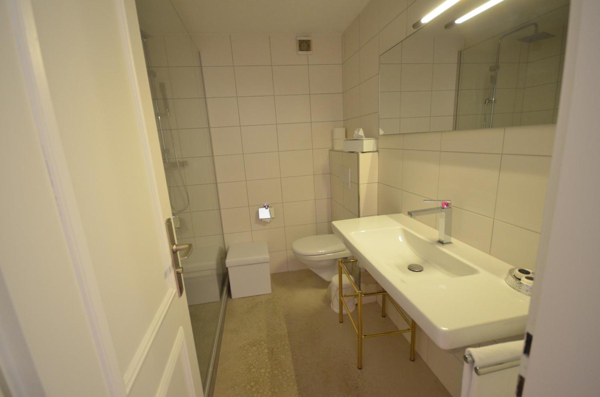 Boutique Hotel Riviera Spiez Ruang foto