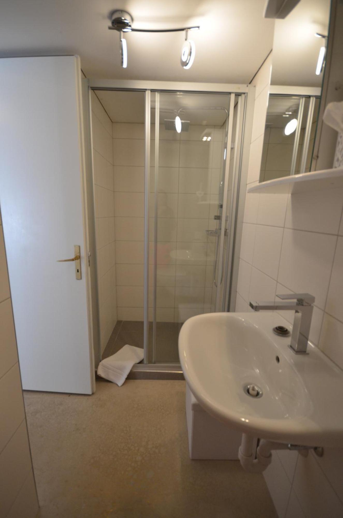 Boutique Hotel Riviera Spiez Ruang foto