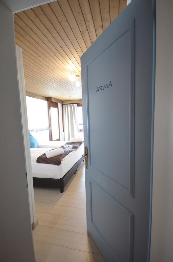 Boutique Hotel Riviera Spiez Ruang foto